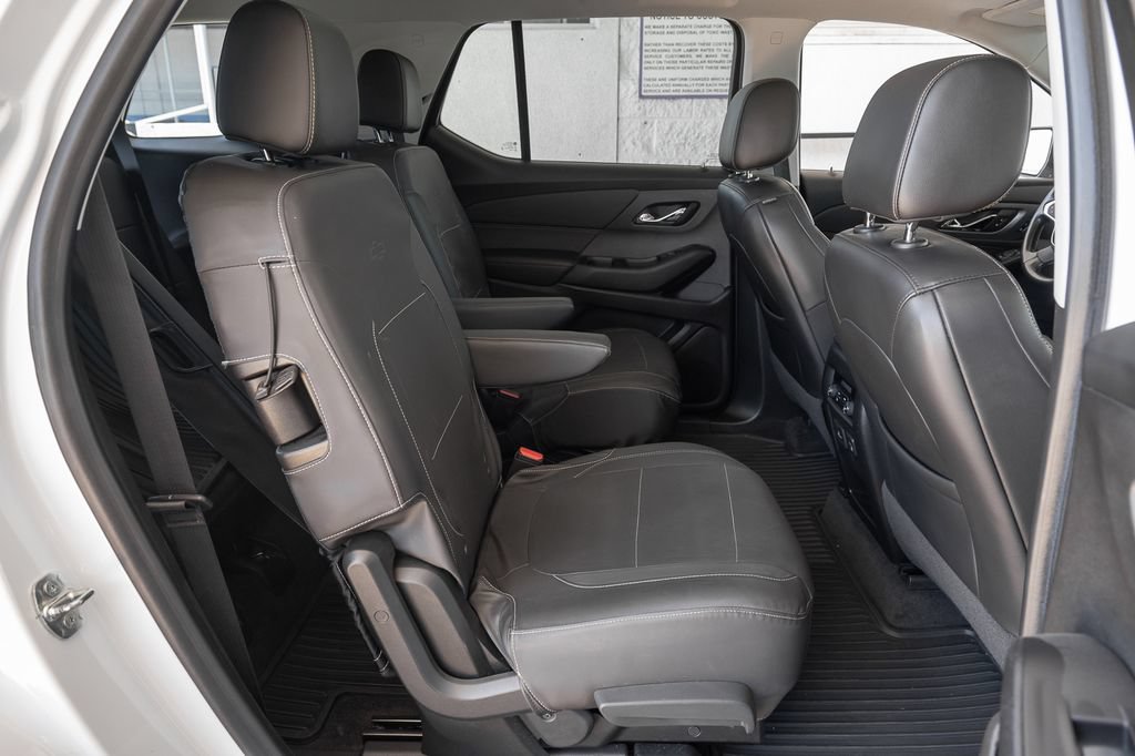 Used 2020 Chevrolet Traverse Premier w/ LPO, Cargo Package FWD image 44