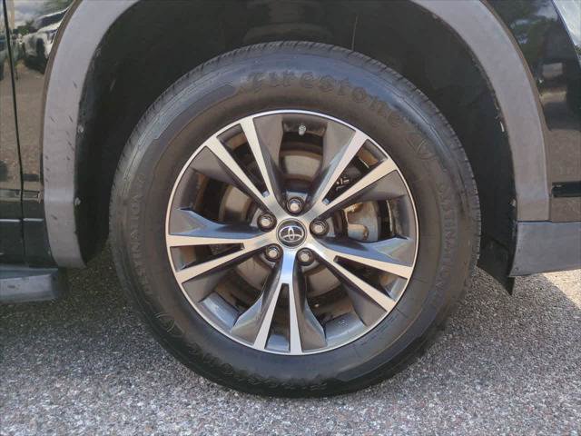Certified 2016 Toyota Highlander XLE FWD image 11