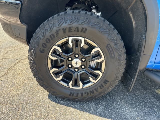 Used 2025 Chevrolet Silverado 1500 ZR2 w/ Technology Package image 22