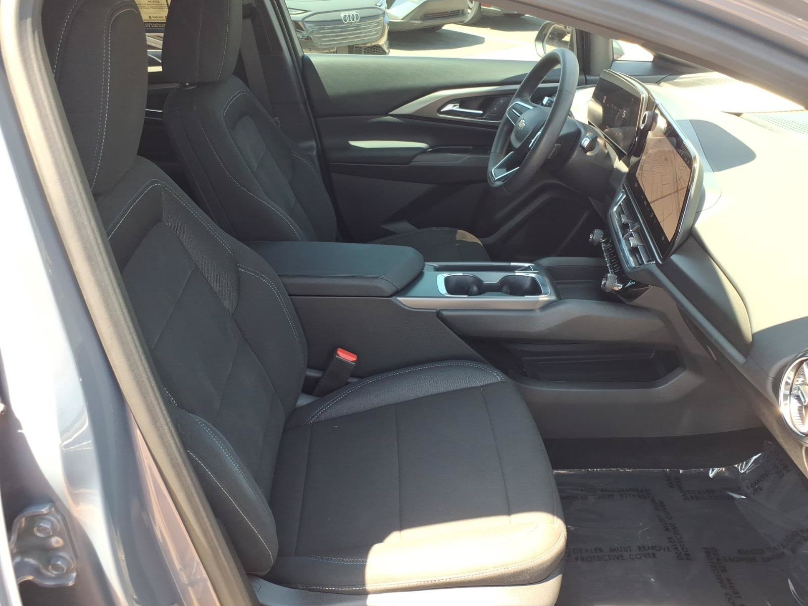 Used 2026 Chevrolet Equinox EV LT FWD image 10