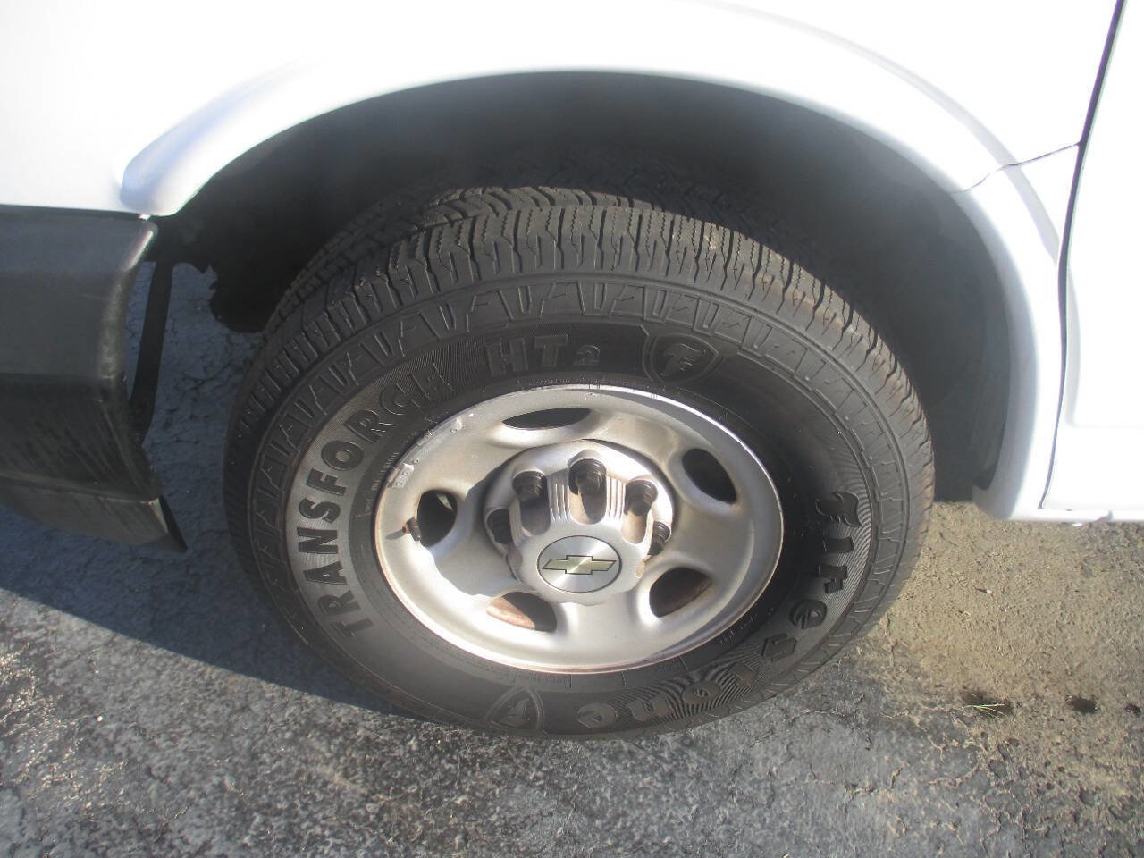 Used 2022 Chevrolet Express 3500 LS image 32