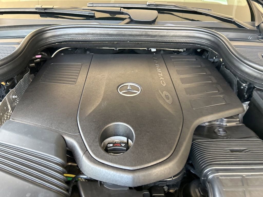 Used 2025 Mercedes-Benz GLS 450 4MATIC w/ AMG Line Exterior image 11
