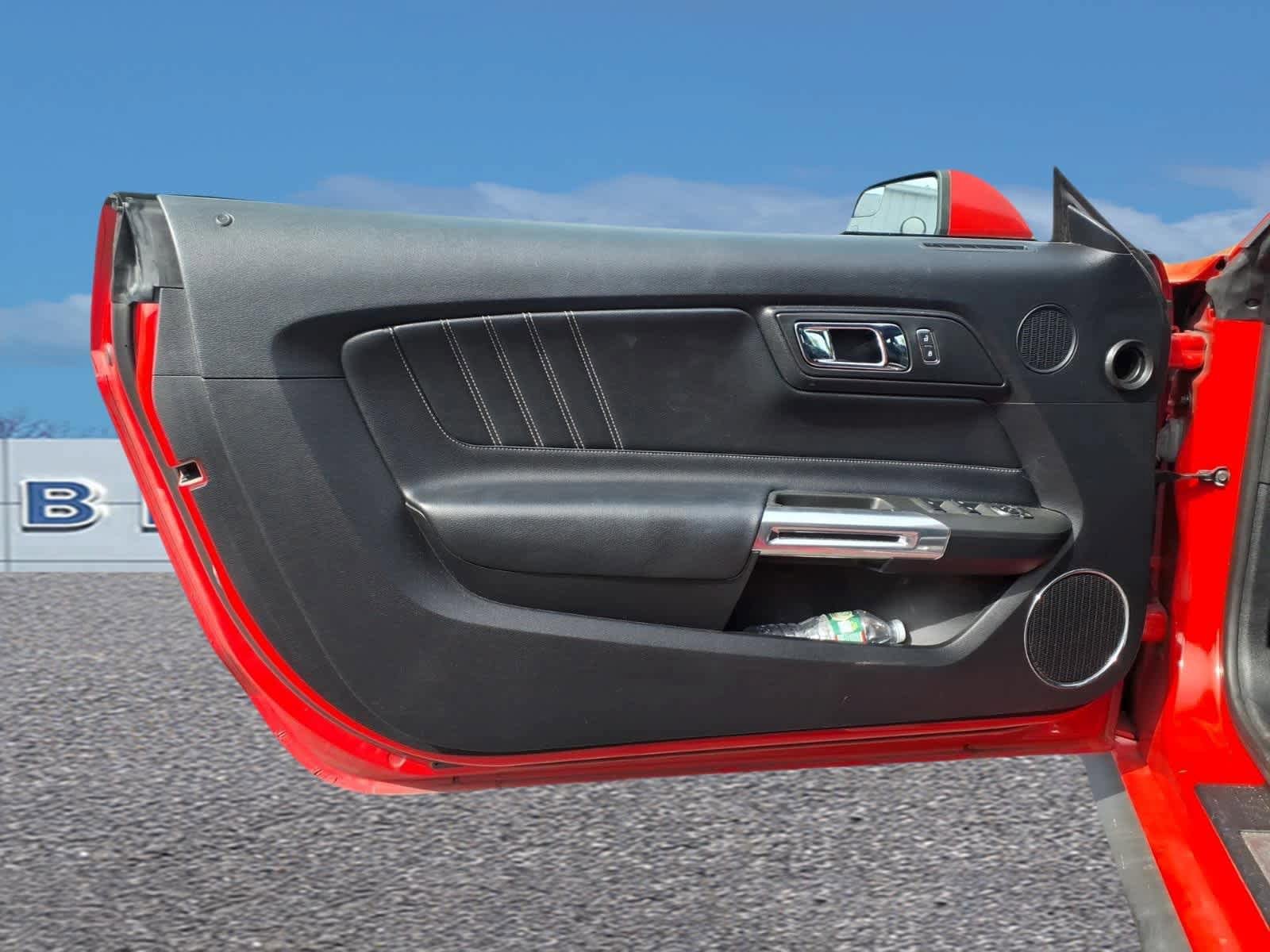 Used 2016 Ford Mustang Premium RWD image 11