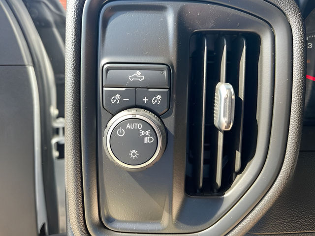 Used 2022 Chevrolet Silverado 1500 Custom RWD image 19