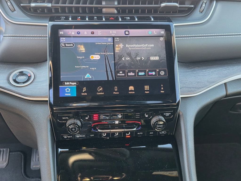 Used 2024 Jeep Grand Cherokee Limited w/ Black Appearance Package image 20