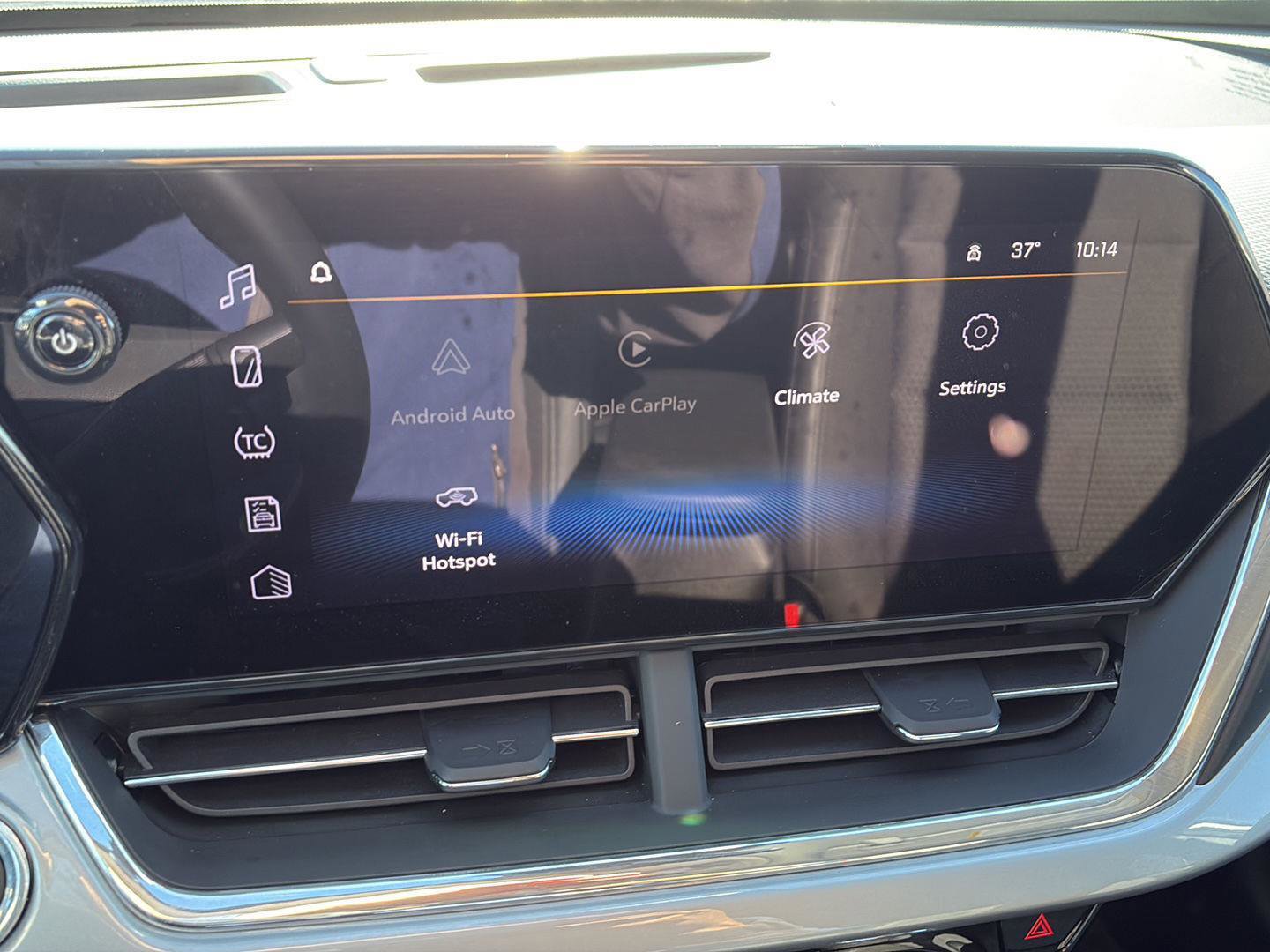 Used 2025 Chevrolet Trax LT w/ LT Convenience Package image 20