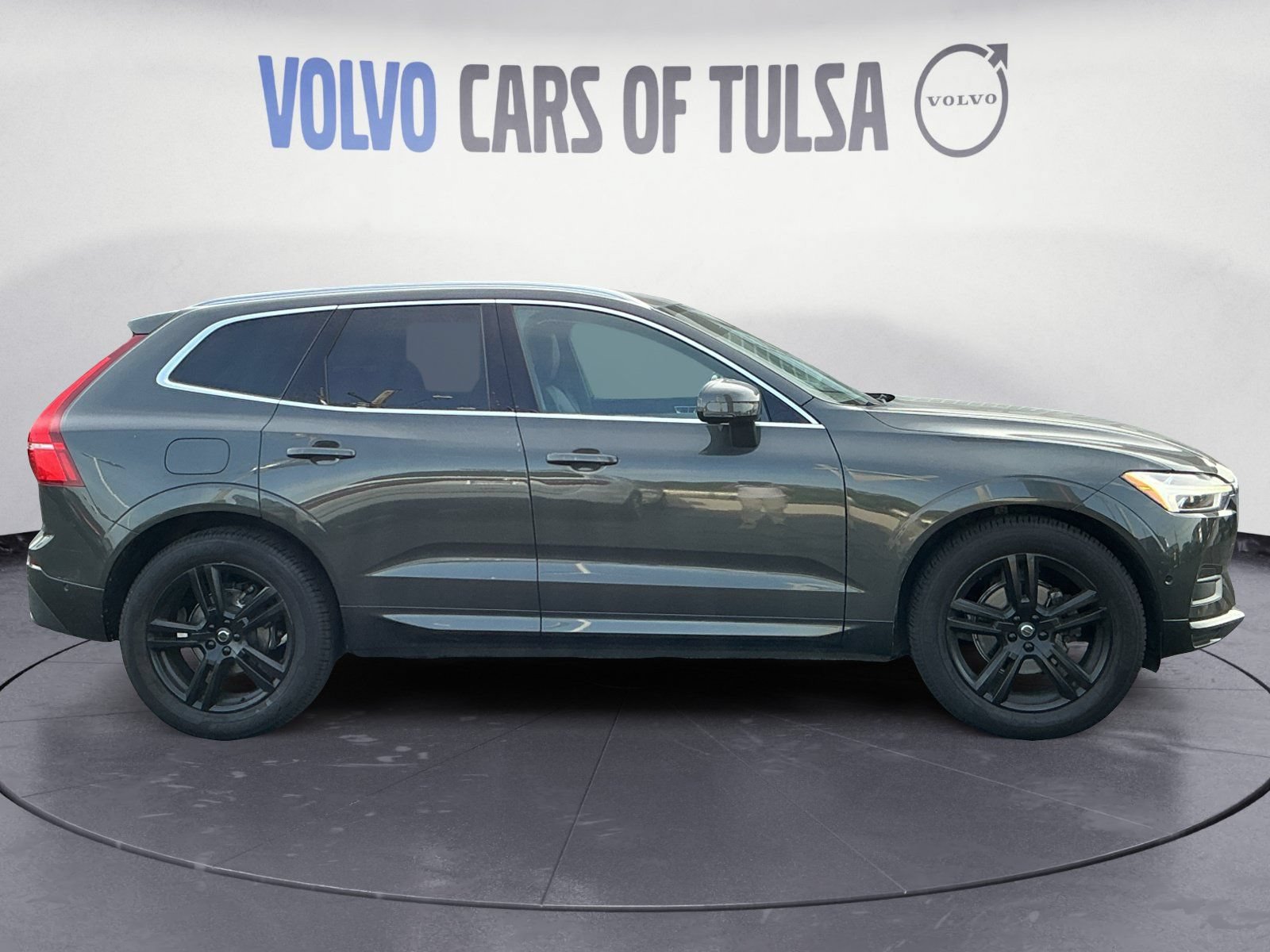 Used 2019 Volvo XC60 T5 Momentum w/ Multimedia Package AWD/4WD image 6