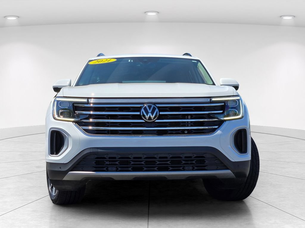 Used 2024 Volkswagen Atlas SE AWD/4WD image 2