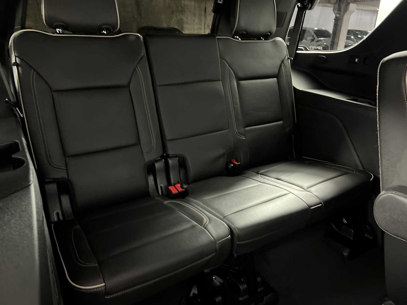 Used 2024 Chevrolet Tahoe Premier w/ Premium Package RWD image 15