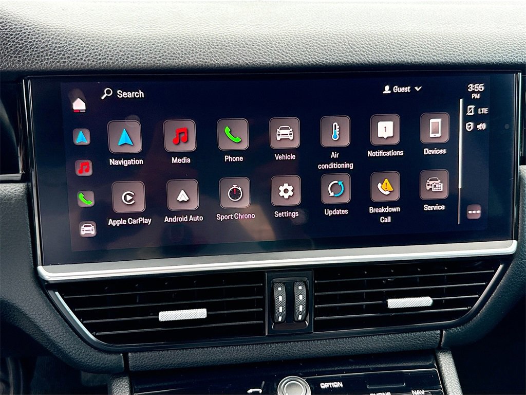 Used 2022 Porsche Cayenne Platinum Edition image 16