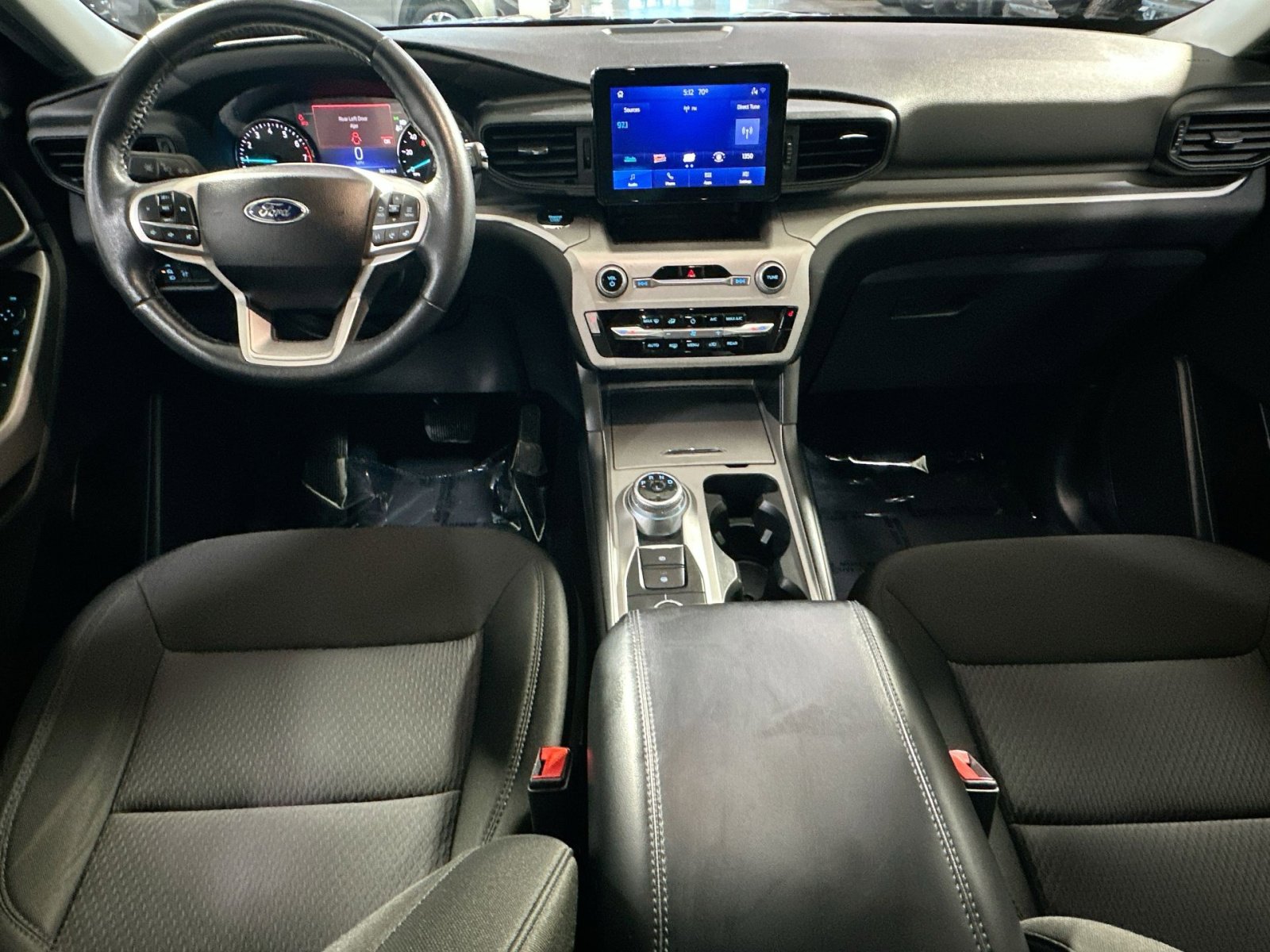 Used 2022 Ford Explorer XLT image 29