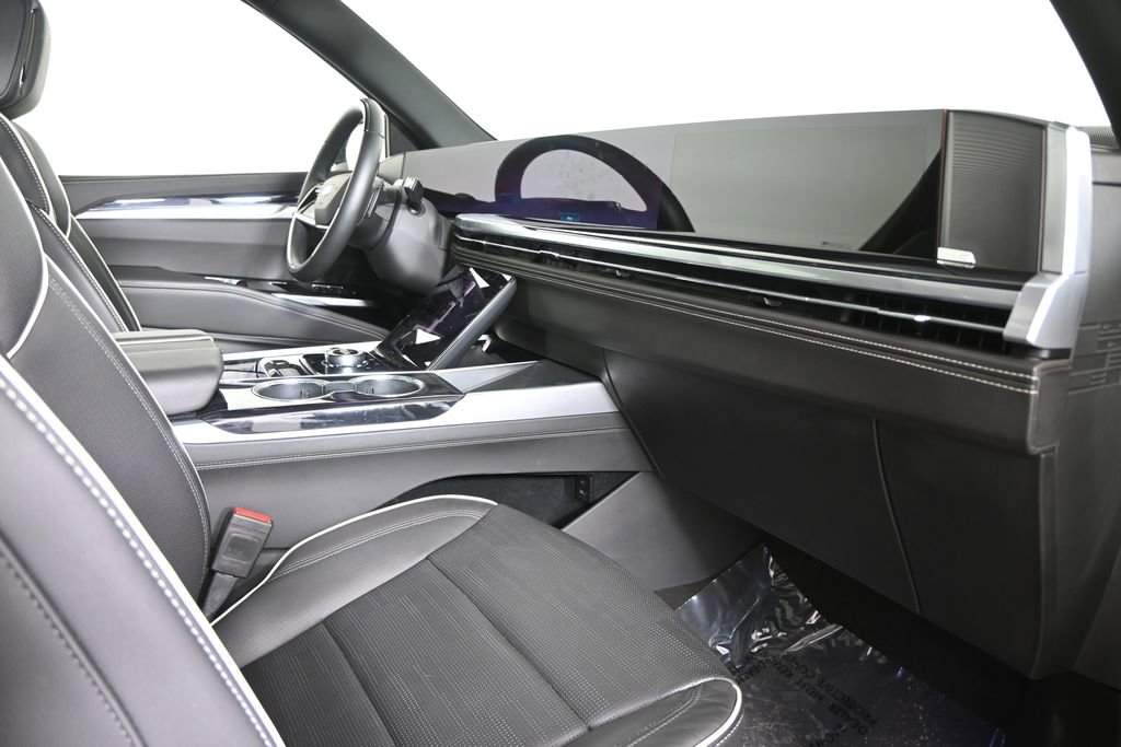 Used 2025 Cadillac Escalade Sport w/ Touring Package image 15