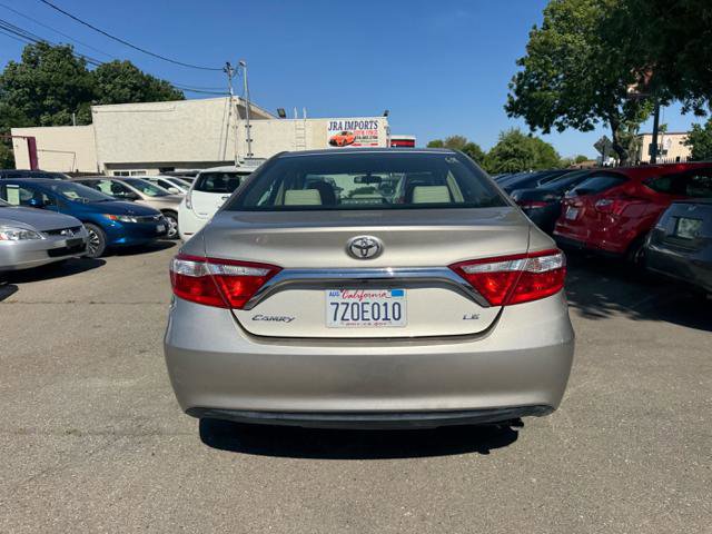 Used 2017 Toyota Camry LE image 5