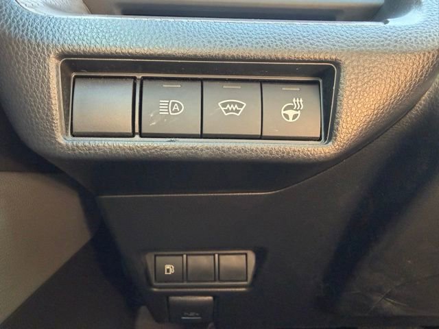 Used 2025 Toyota Prius XLE FWD image 16