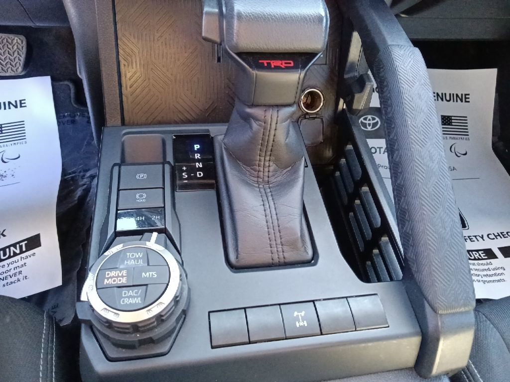 Used 2024 Toyota Tacoma TRD Off-Road image 24