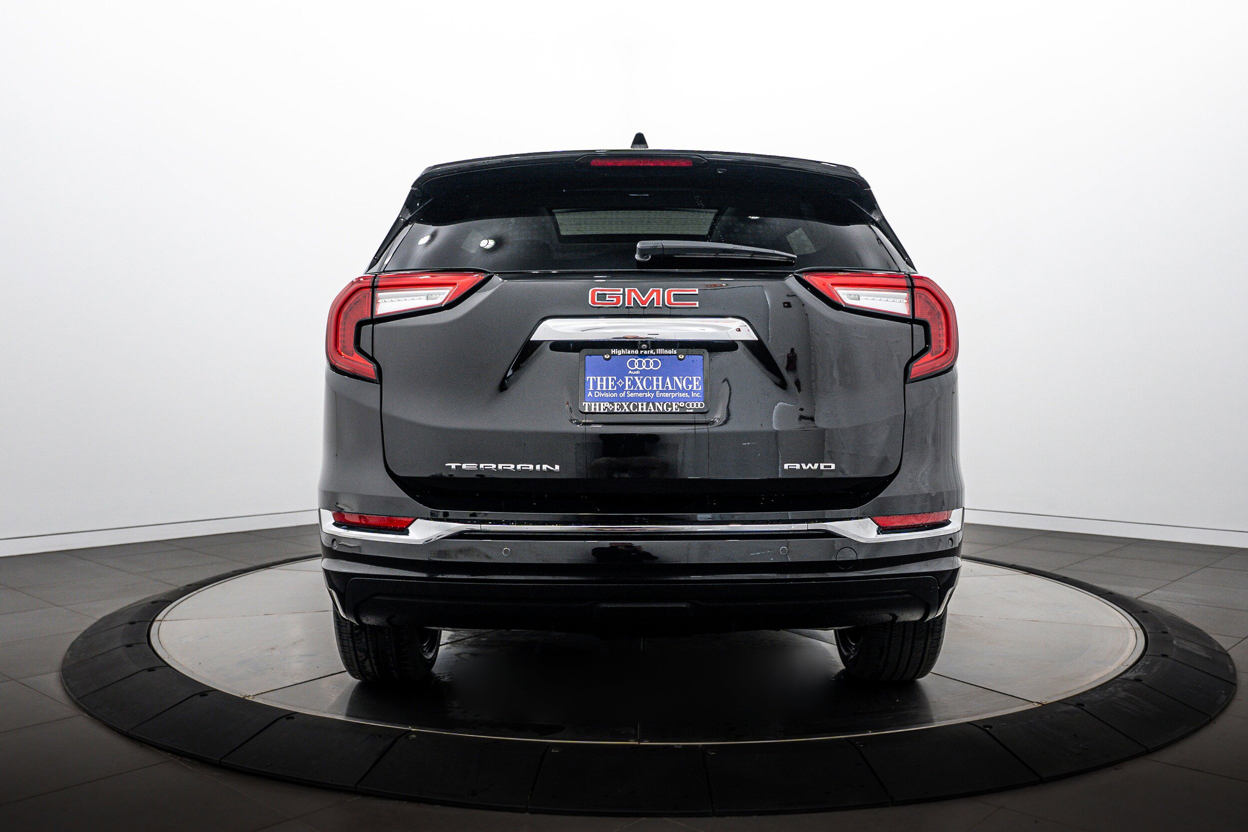 Used 2024 GMC Terrain Denali w/ Black Diamond Edition AWD/4WD image 22