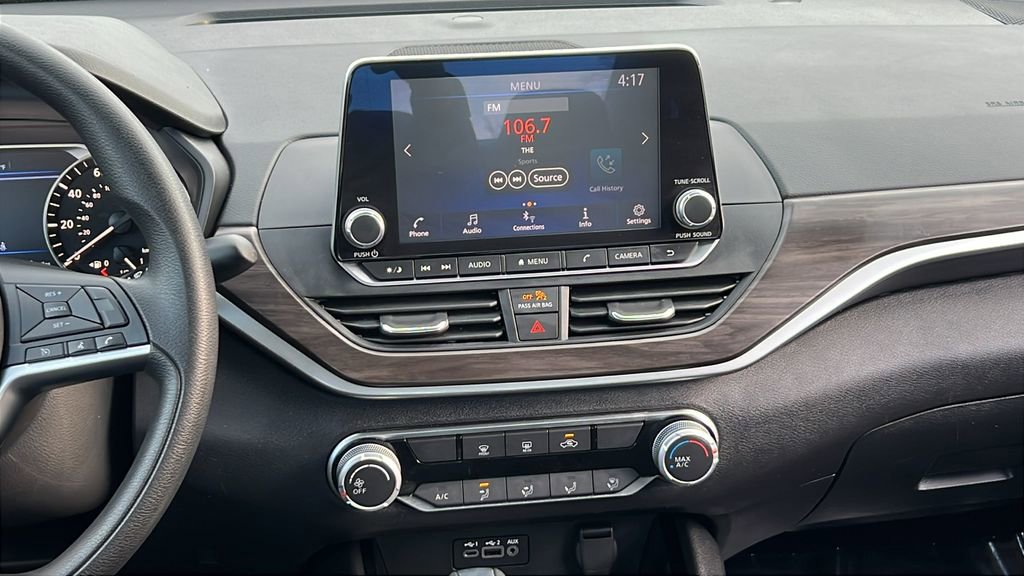 Used 2024 Nissan Altima 2.5 SV image 17