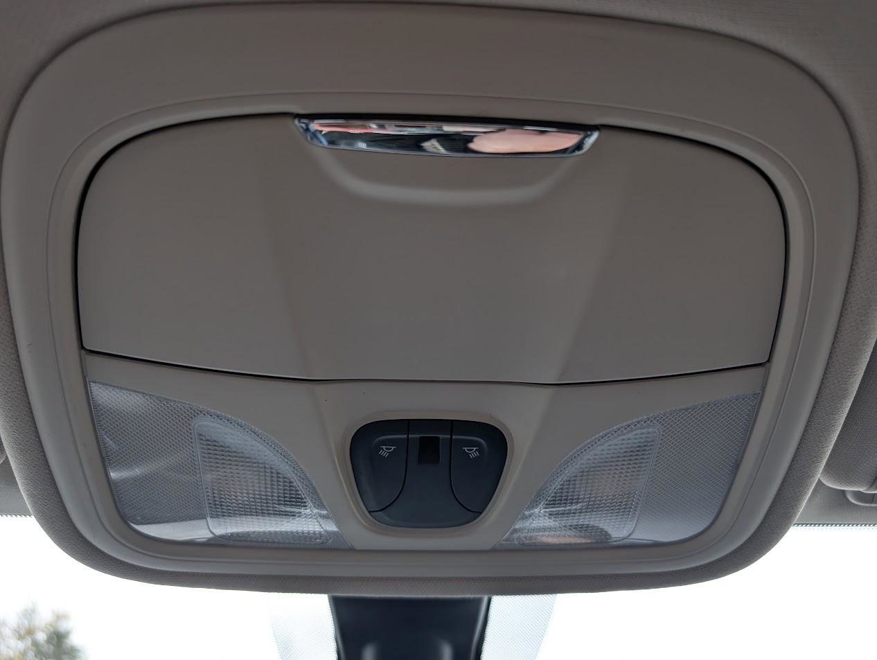 Used 2015 Chrysler 200 Limited w/ Convenience Group image 34