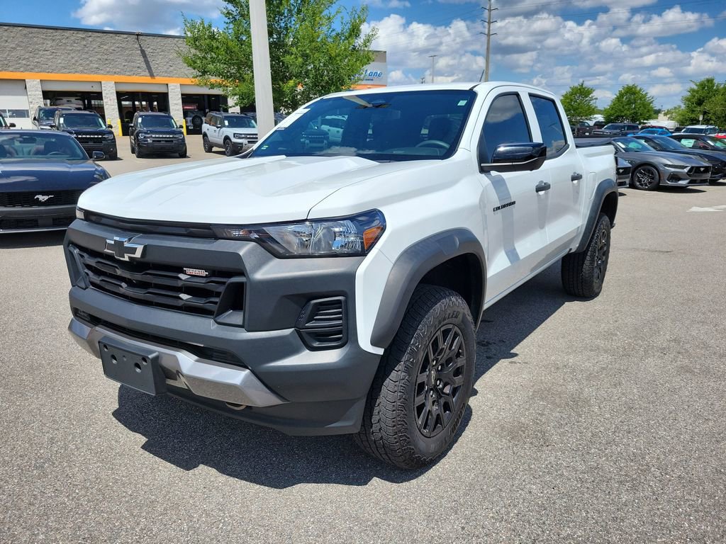 Used 2023 Chevrolet Colorado Trail Boss w/ Technology Package AWD/4WD image 2