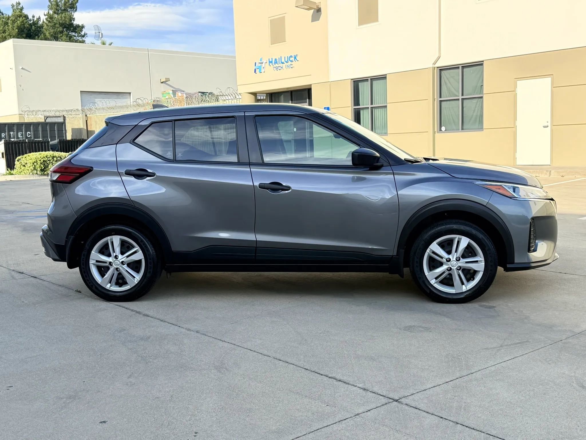 Used 2024 Nissan Kicks S FWD image 4