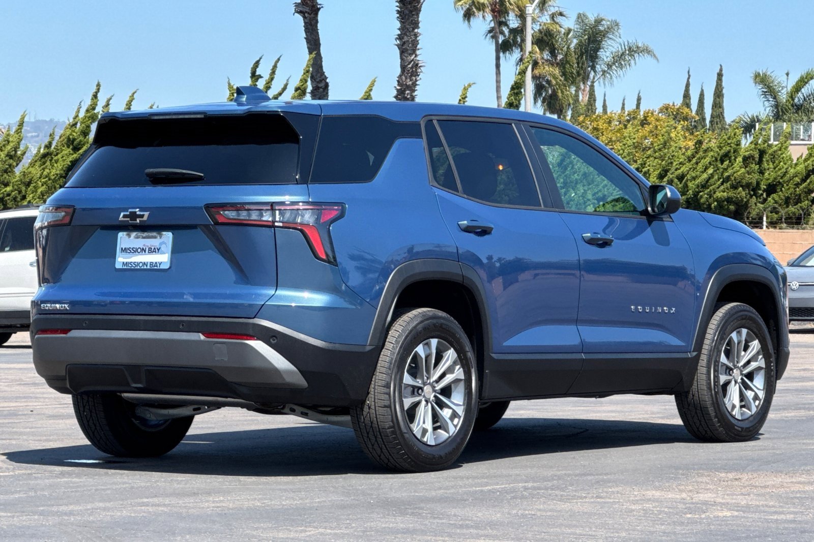 New 2025 Chevrolet Equinox LT image 4