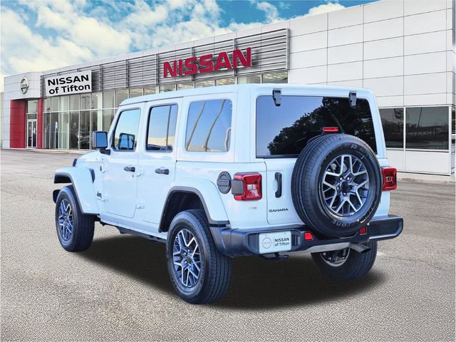 Used 2025 Jeep Wrangler Sahara image 6
