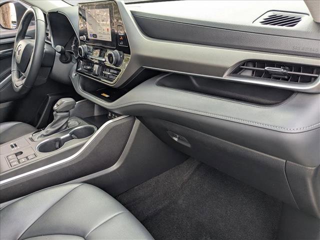 Used 2023 Toyota Highlander XLE image 22