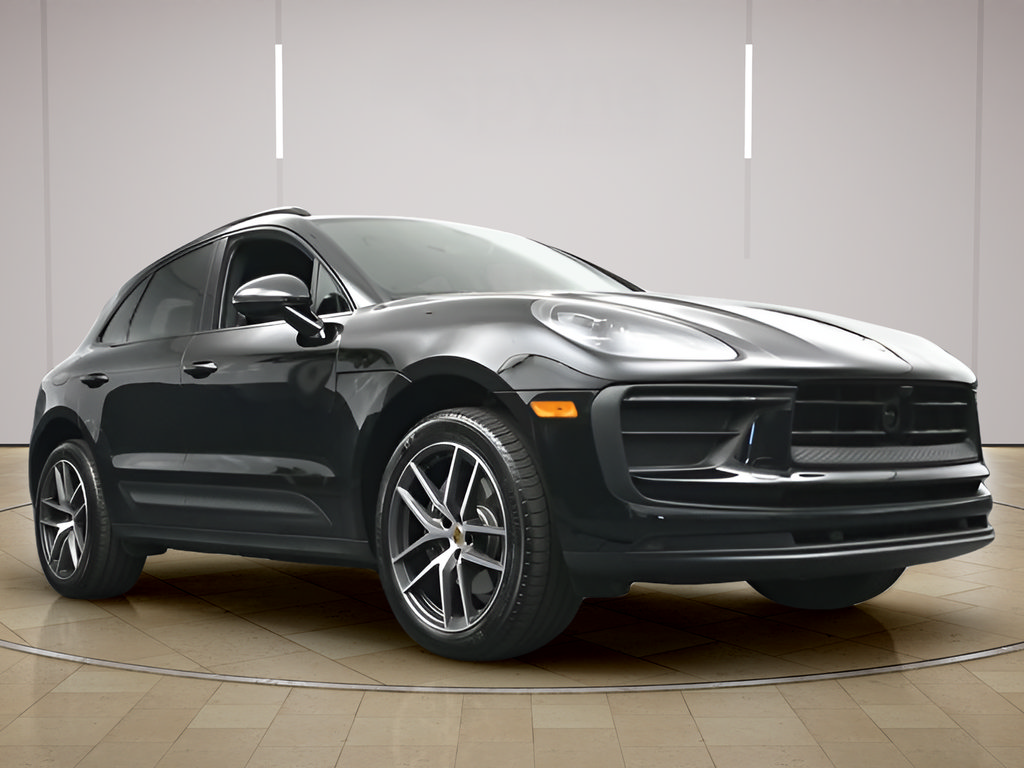 Certified 2026 Porsche Macan AWD/4WD image 29