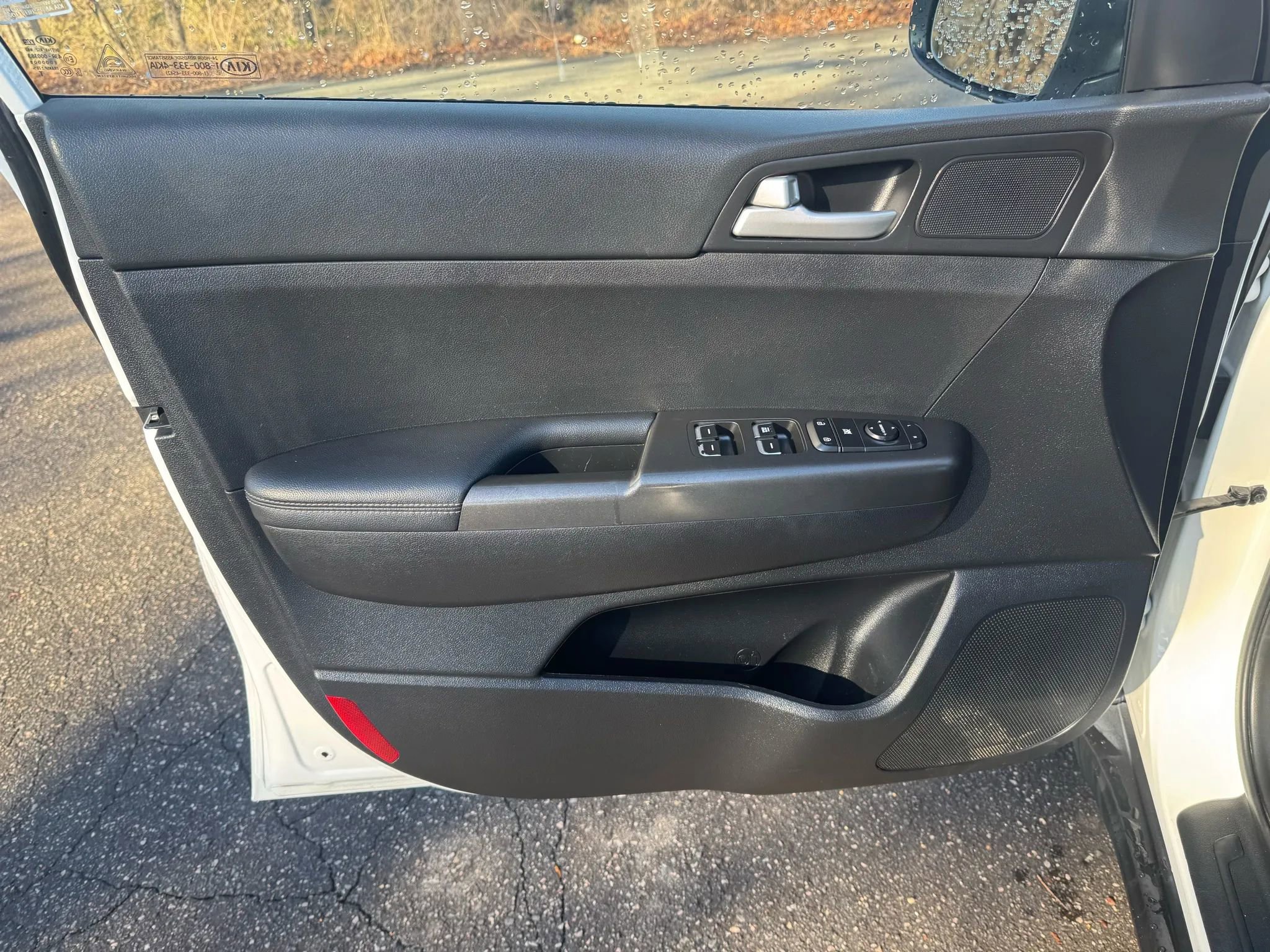 Used 2020 Kia Sportage LX image 16