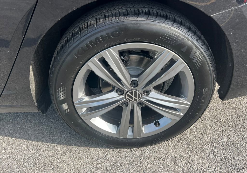 Used 2024 Volkswagen Jetta SE FWD image 12