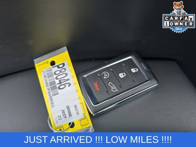 Used 2023 Jeep Grand Cherokee Laredo AWD/4WD image 25