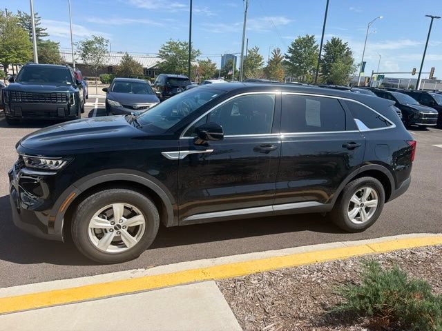 Certified 2023 Kia Sorento LX FWD image 2