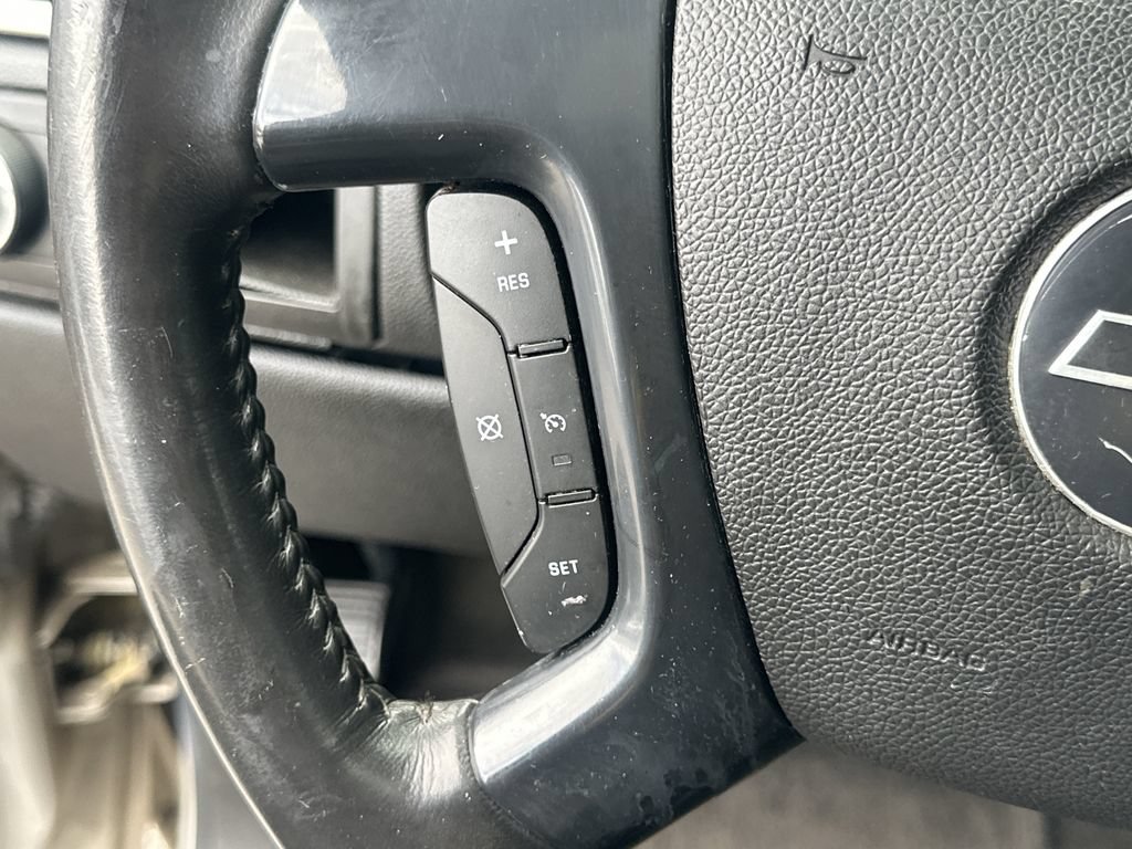 Used 2007 Chevrolet Avalanche LTZ w/ LTZ Preferred Equipment Group RWD image 24