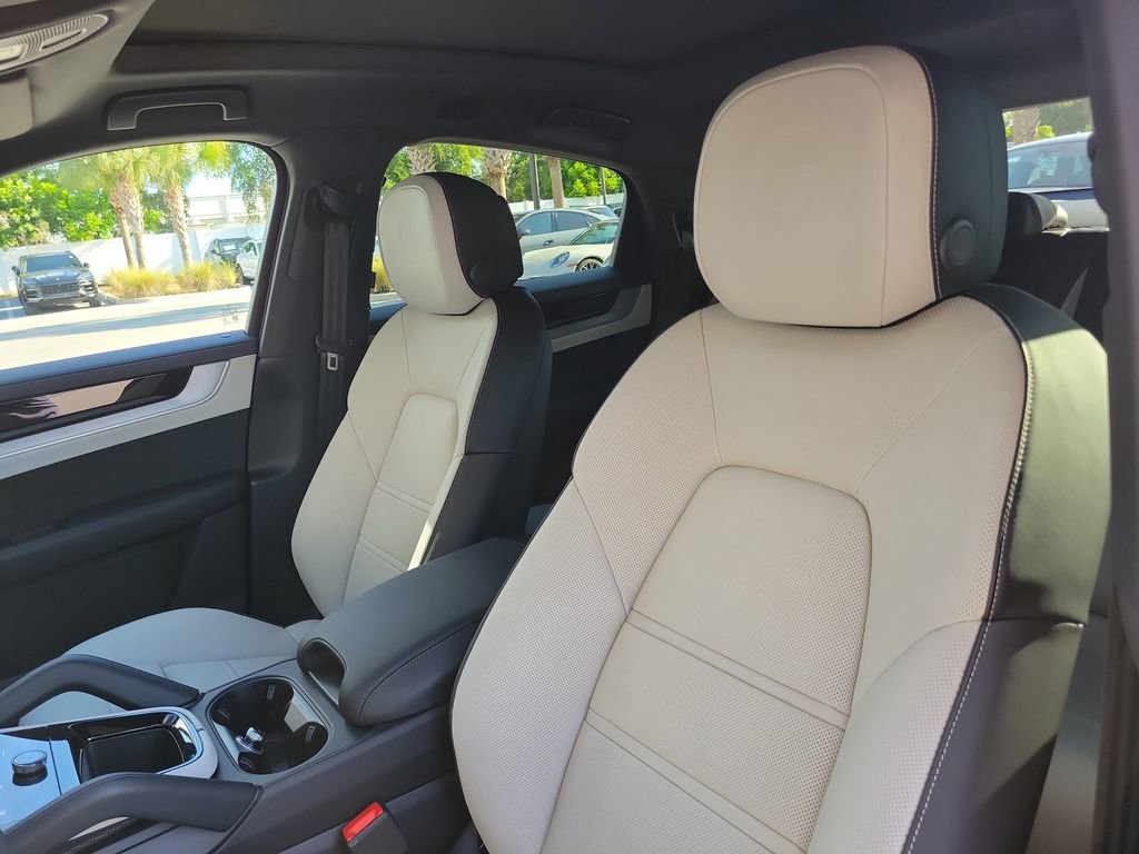 New 2026 Porsche Cayenne S AWD/4WD image 6
