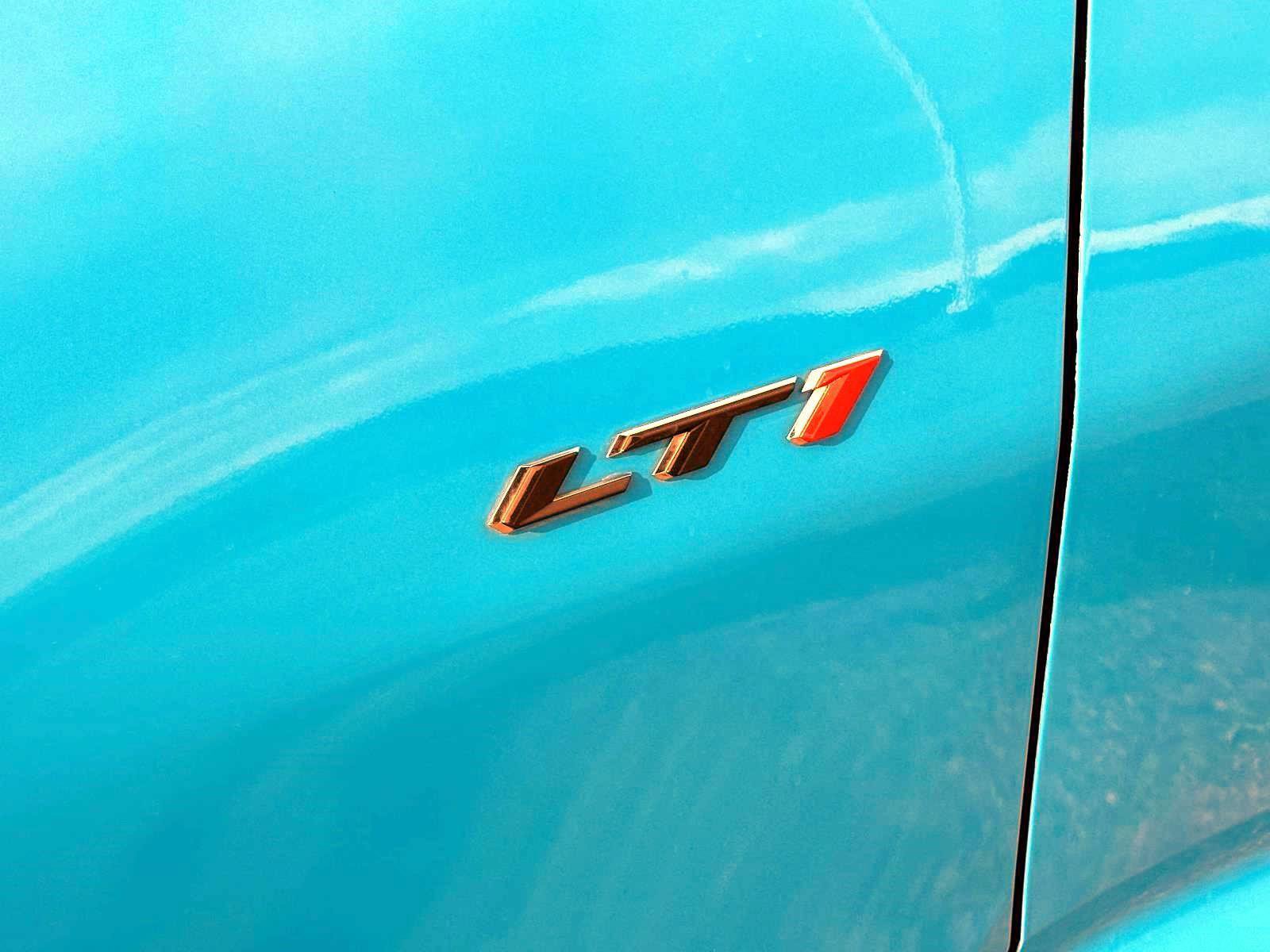 Used 2023 Chevrolet Camaro LT w/ RS Package image 9