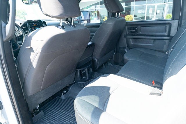 Used 2024 RAM 3500 Tradesman w/ Chrome Appearance Group AWD/4WD image 32