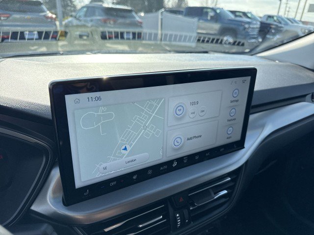 Used 2024 Ford Escape SE image 12