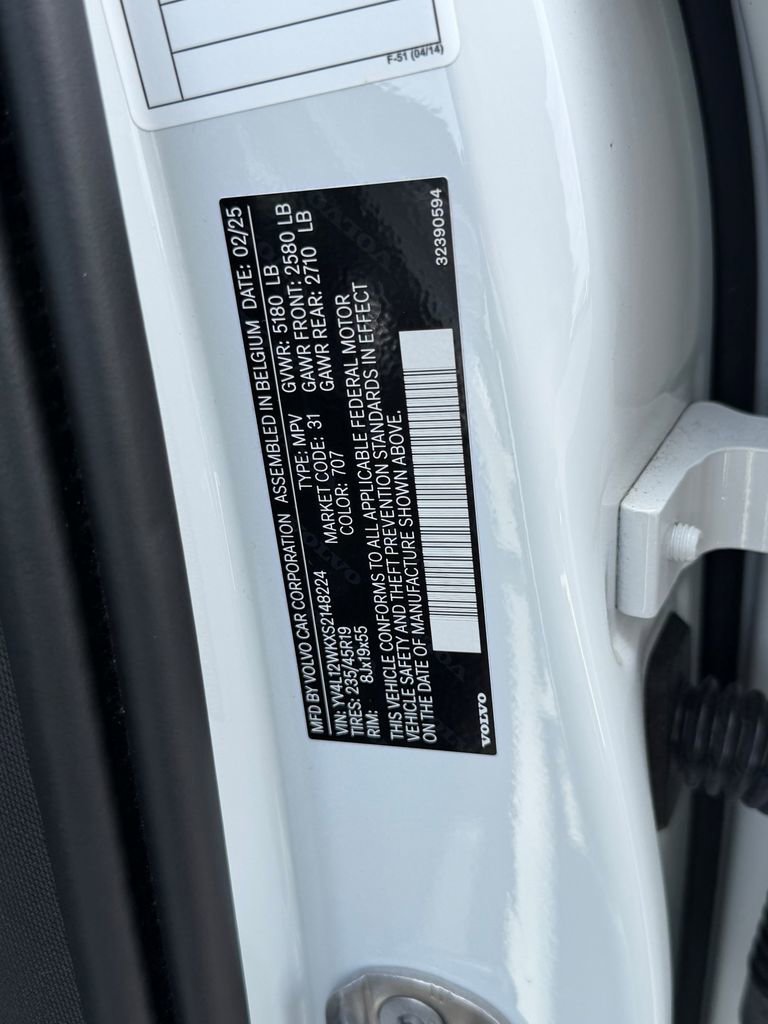Certified 2025 Volvo V60 B5 Cross Country Plus AWD/4WD image 36