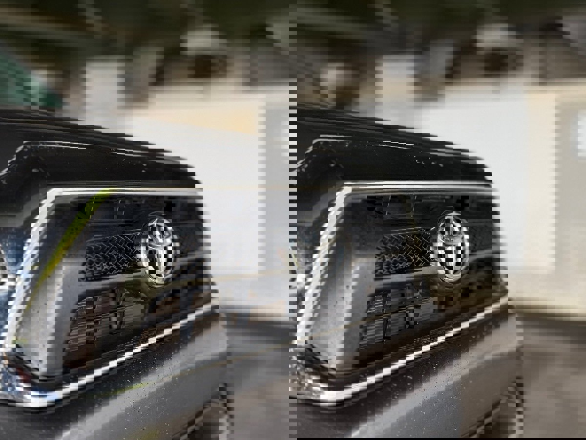 Used 2012 Toyota Tacoma 4x4 Access Cab w/ SR5 Pkg image 9