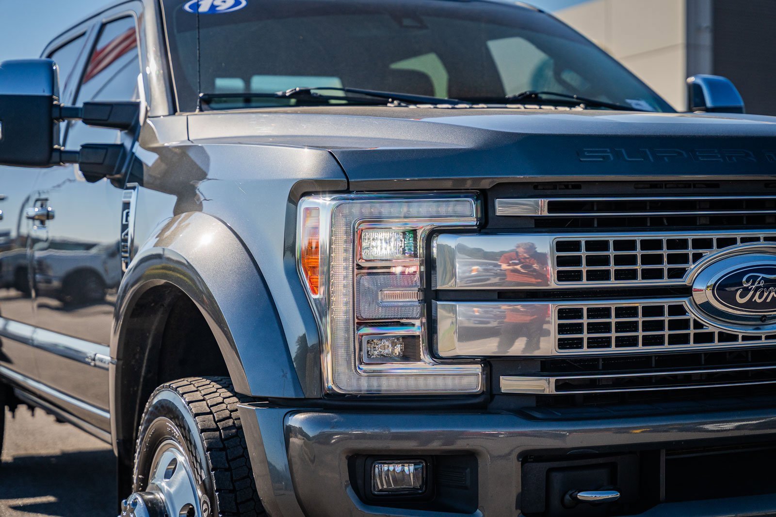 Certified 2019 Ford F450 Platinum w/ Platinum Ultimate Package image 11