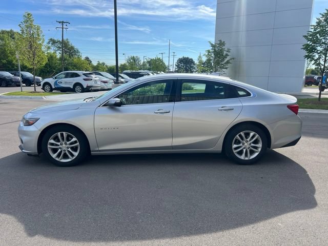 Used 2017 Chevrolet Malibu LT w/ Driver Confidence Package FWD image 7