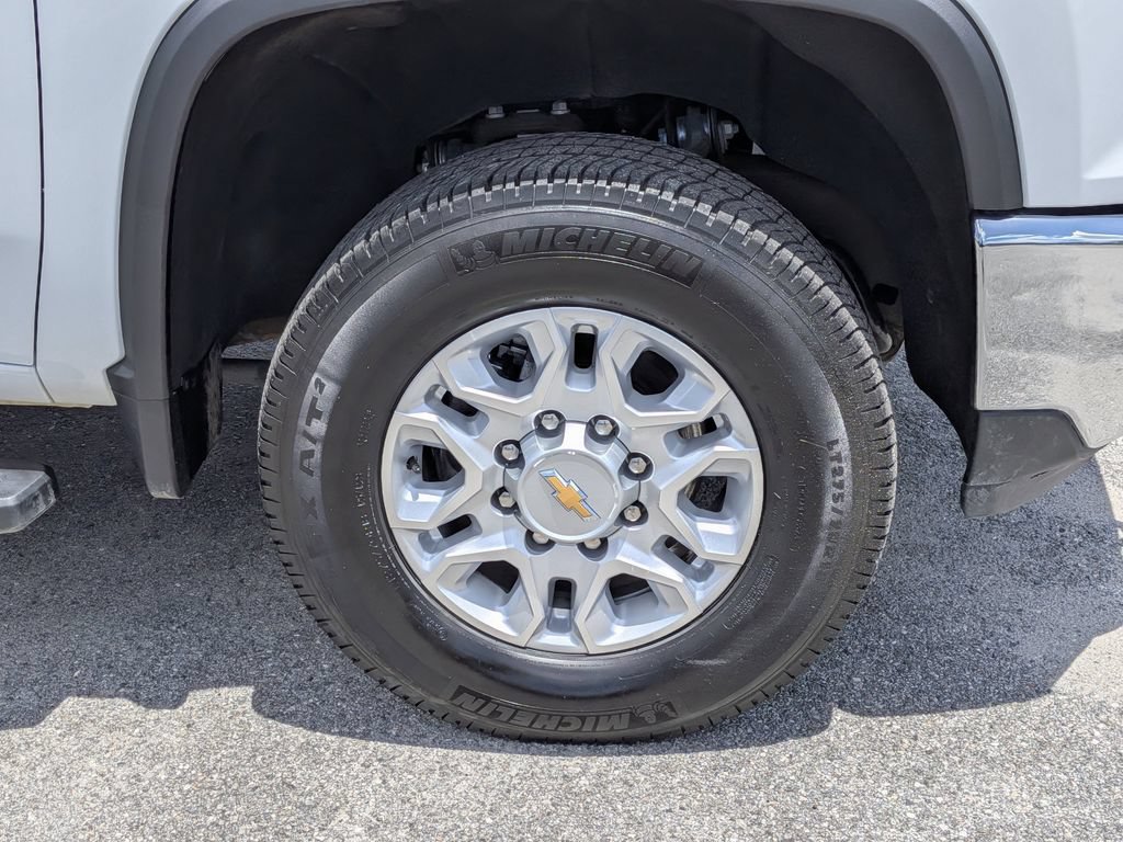 Certified 2025 Chevrolet Silverado 2500 LT AWD/4WD image 10