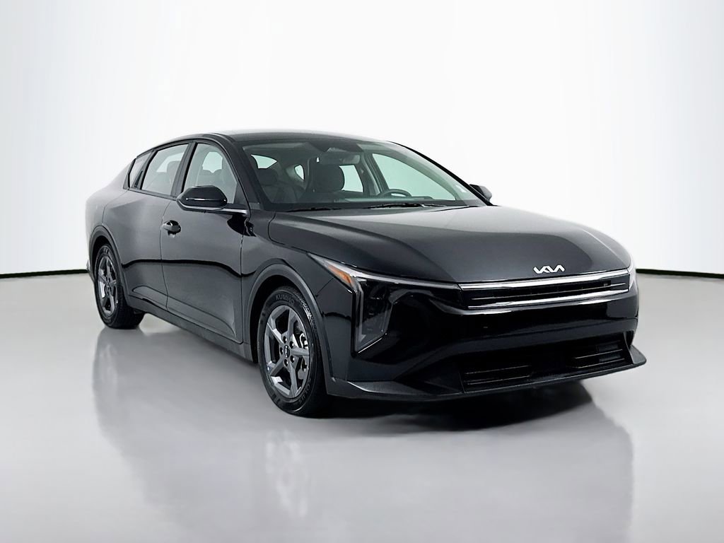 Used 2025 Kia K4 LXS image 3