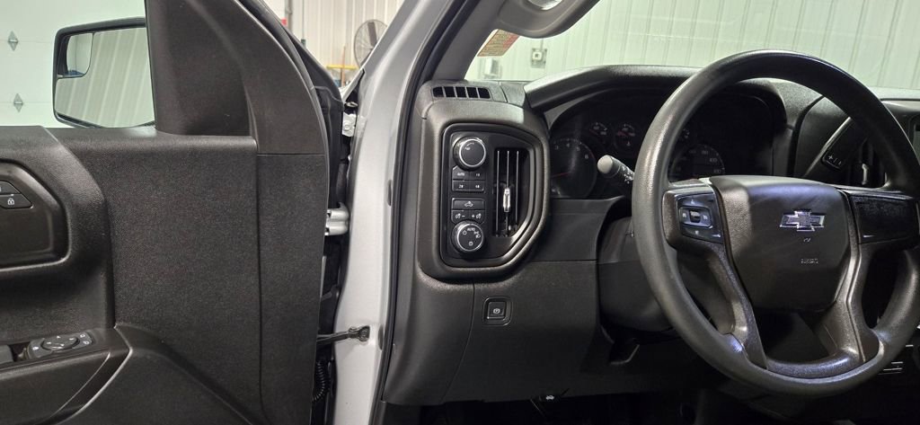 Used 2023 Chevrolet Silverado 2500 Custom w/ Custom Value Package image 27