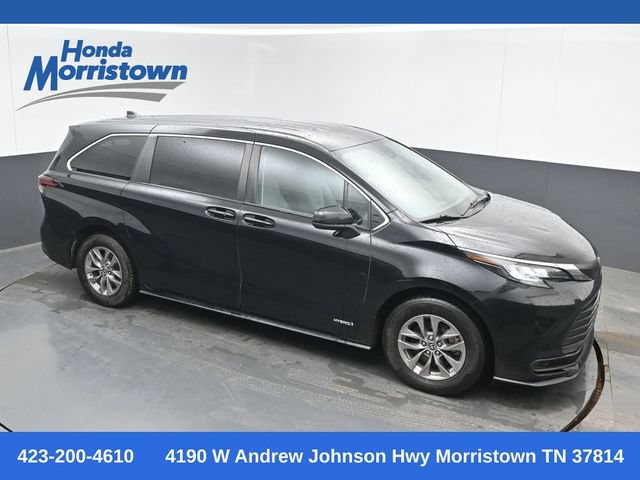 Used 2021 Toyota Sienna LE FWD image 1