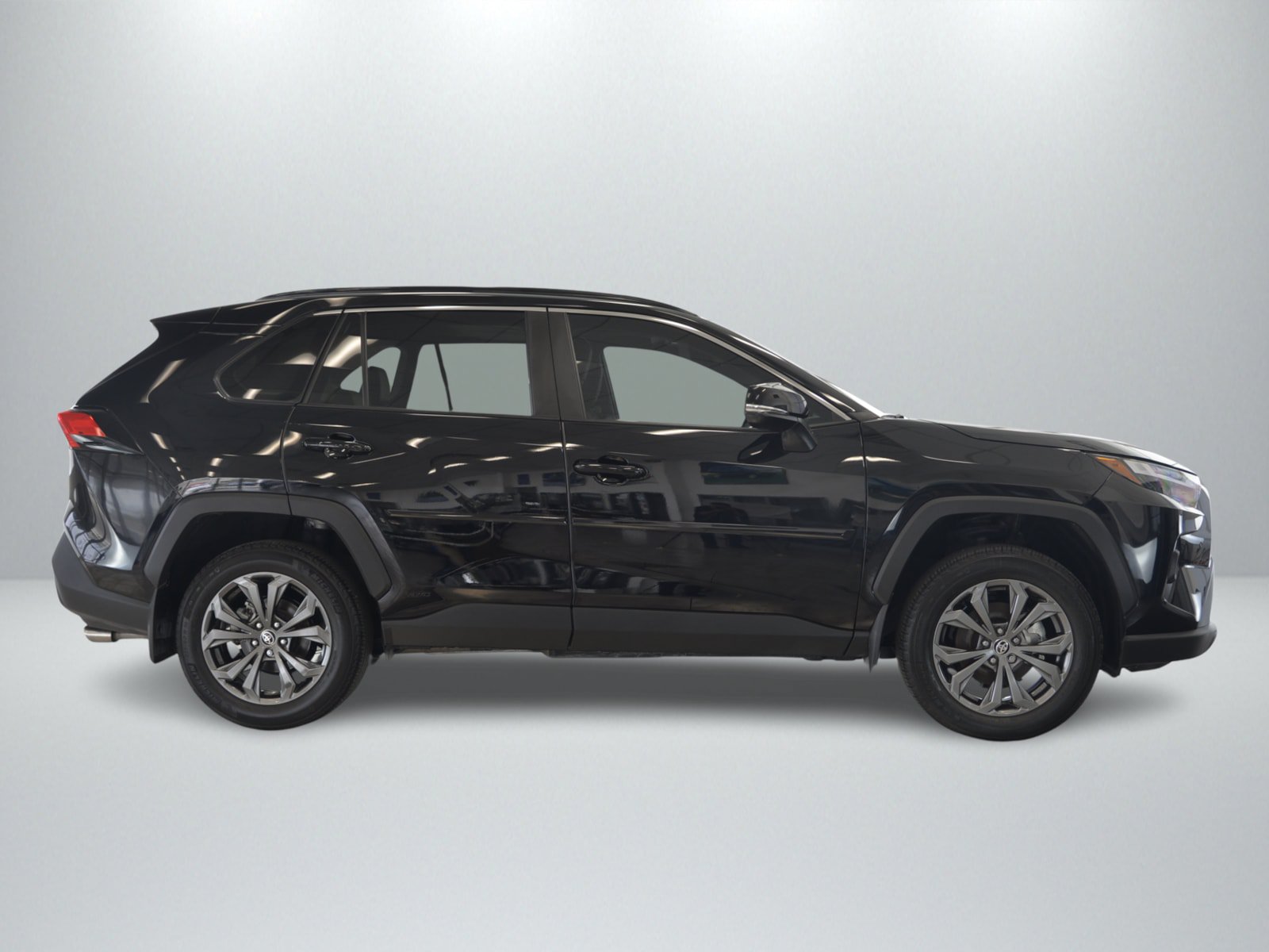 Used 2025 Toyota RAV4 XLE Premium w/ Weather Package AWD/4WD image 6