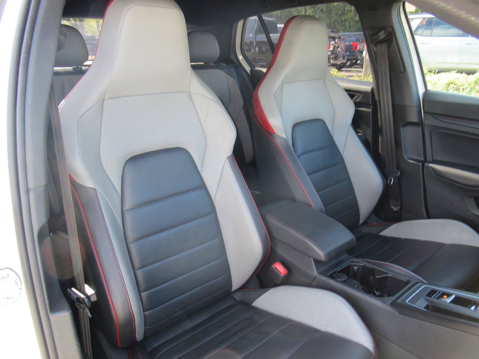 Used 2022 Volkswagen GTI SE FWD image 8