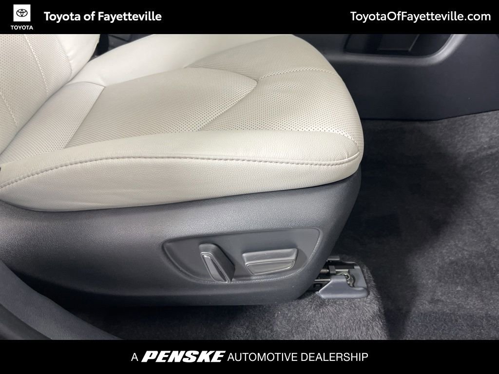 Used 2024 Toyota Grand Highlander Limited image 10