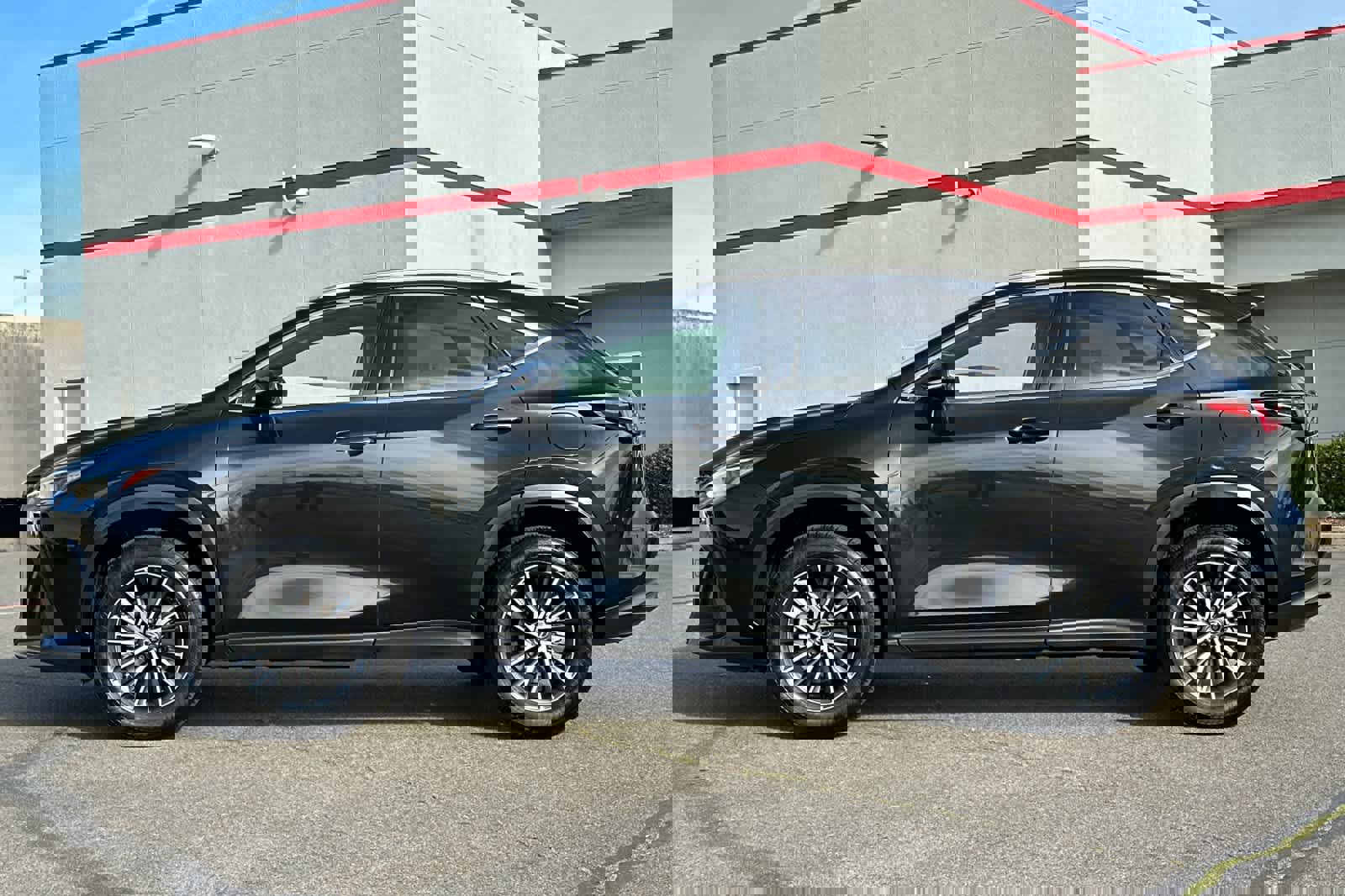 Used 2024 Lexus NX 350h AWD w/ Premium Package image 9