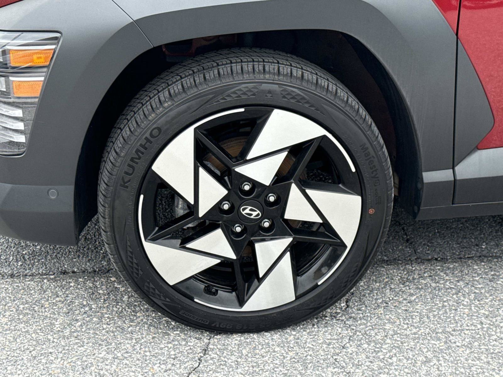 Certified 2024 Hyundai Kona Limited AWD/4WD image 30